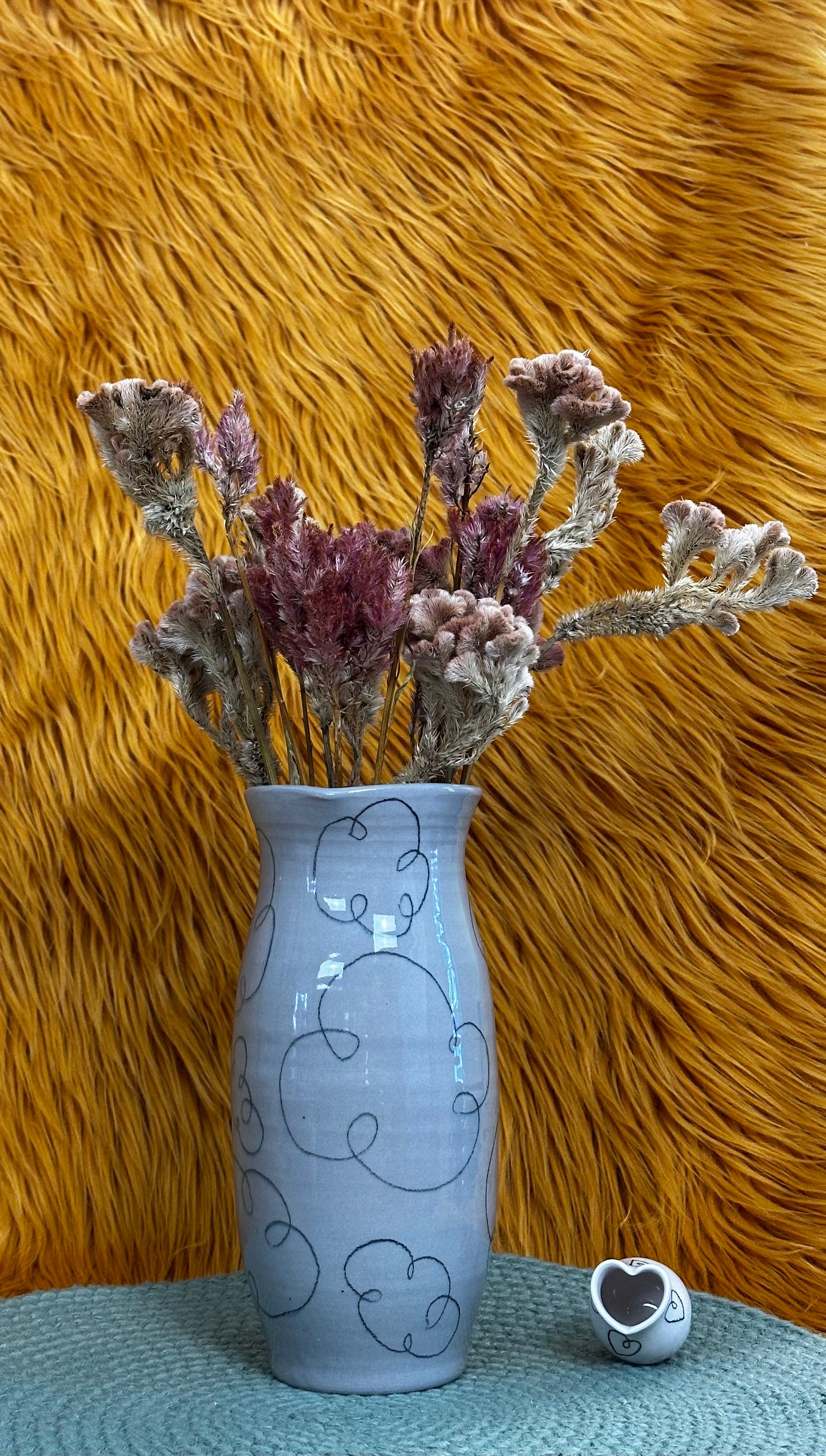 Cloud Scribble Vase: Light Gray Heart Rim