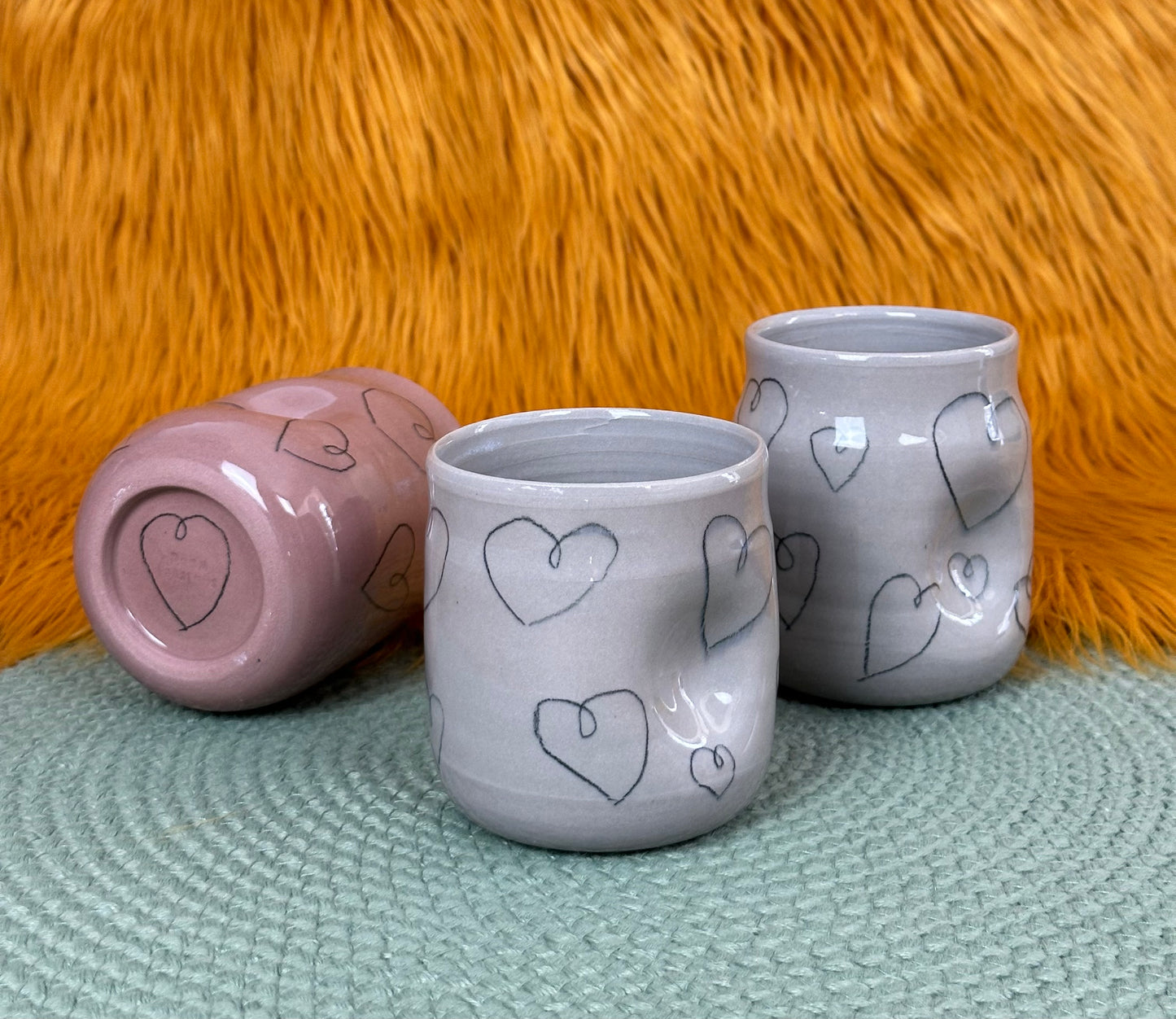 Heart Sketch Thumb Cup: Dark Coral