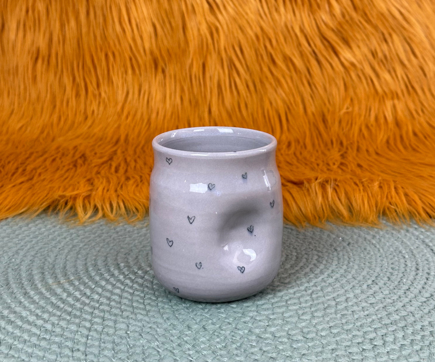 Mini Heart Sketch Thumb Cup: Light Gray