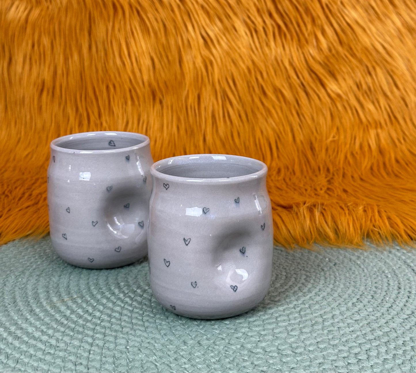 Mini Heart Sketch Thumb Cup: Light Gray