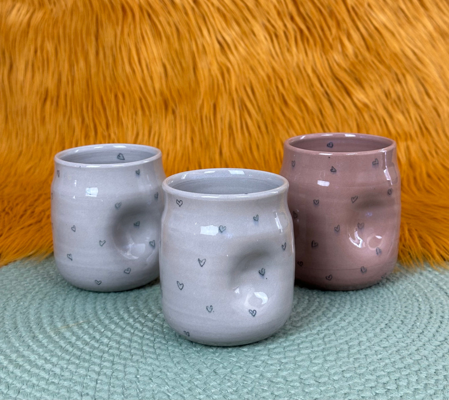 Mini Heart Sketch Thumb Cup: Light Gray